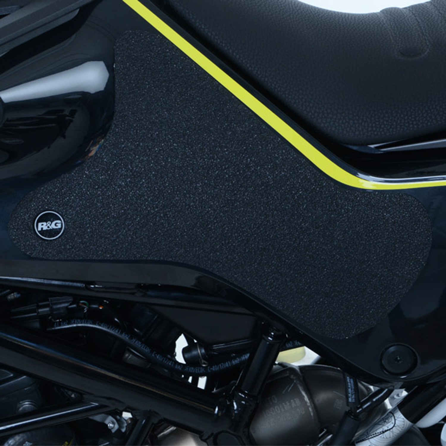 R&G Racing Traction Grips 2-Grip Kit for Husqvarna Vitpilen 401/Svartpilen 401 '17-'22 R&G Racing Traction Grips 2-Grip Kit for Husqvarna Vitpilen 401/Svartpilen 401 '17-'22